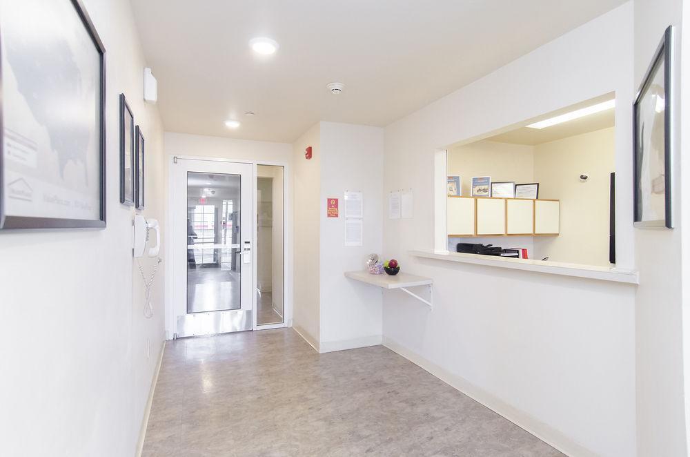 Woodspring Suites Champaign Near University Bagian luar foto